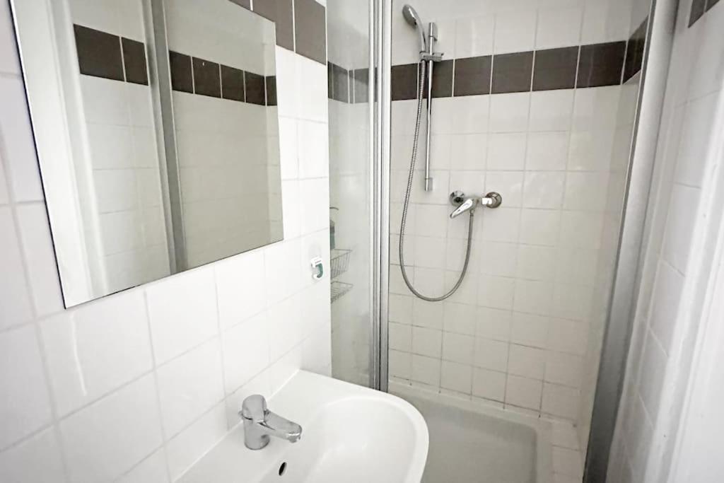 וינה Ruhige & Grosse Altbauwohnung 7Min Zum Zentrum מראה חיצוני תמונה